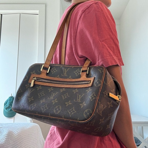 Louis Vuitton Cite MM Monogram Bag - Picture 10 of 10